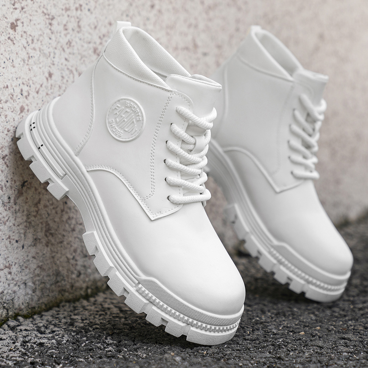Botas de moto blancas a la mod - Men Shoes Trends reseña y precio