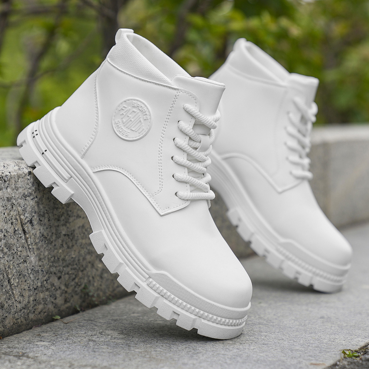 Botas de moto blancas a la mod - Men Shoes Trends reseña y precio